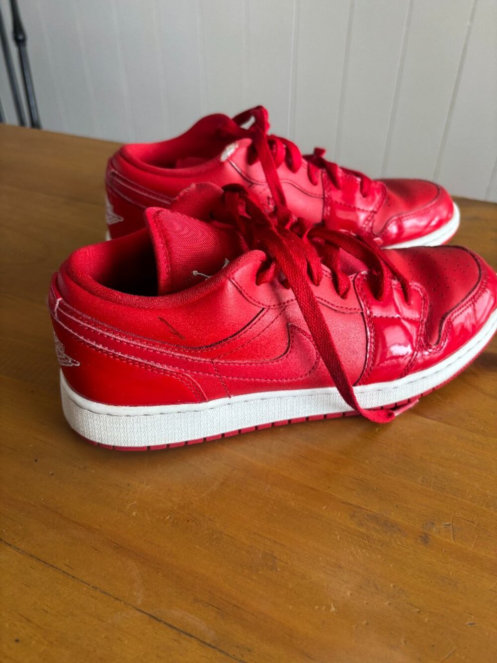 Air Jordan 1 Low GS Win Like '96 University Red Patent 553560-601 Size 7Y